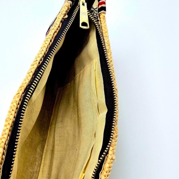 Vintage Classic Woven Straw Clutch - Picture 4 of 4